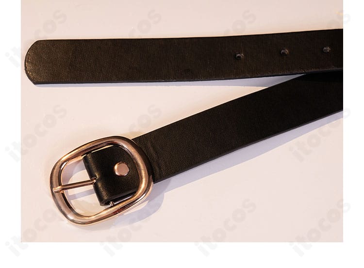 ほしな歌唄 ブラックダイヤモンド衣装 ベルト詳細。金具の色味、調整穴、端の処理など腰周りアクセサリーの質感を示す写真。