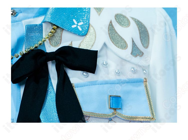 日々樹渉イメージのTRIP衣装、胸元装飾ディテール。縁取りと質感を確認できるアップ写真