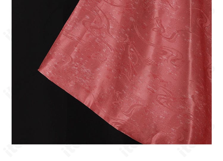 ハイキュー!! 黒尾鉄朗 コスプレ 裾部分の拡大。ステッチワークとカットライン、ほつれ防止の始末が確認できる