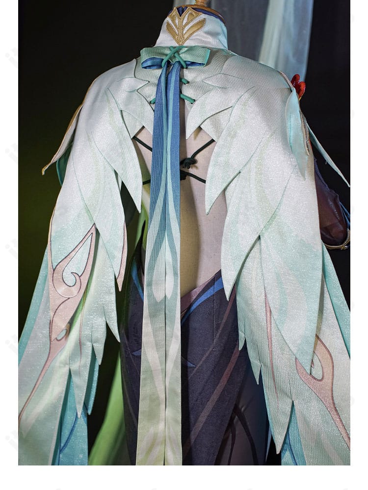 コスプレ衣装 閑雲の背面装飾クローズアップ。紋様とパーツ位置の再現性