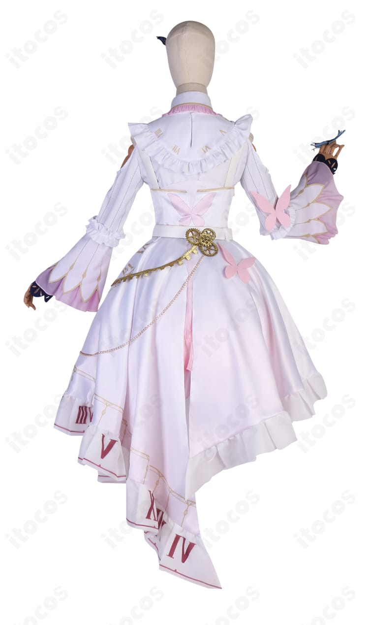 暁山瑞希 コスプレ衣装の背面全体図。ベルトや背面開きなど後ろ姿の作り込みを確認できる写真