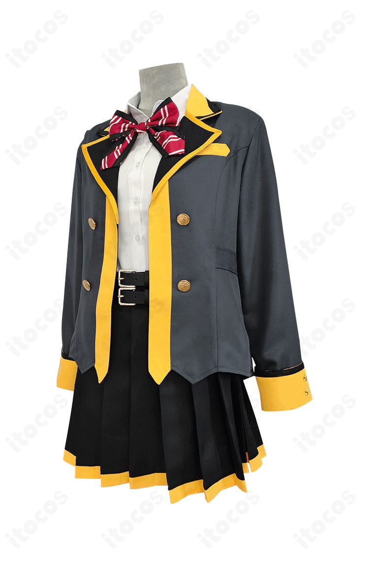 プロセカ 天馬咲希 制服風コスプレの側面。コートのライン、リボンとベルトの位置関係、袖口のディテール