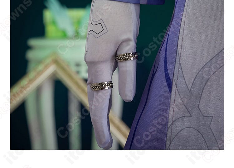 サンデー衣装のグローブ装飾詳細。甲部分の意匠と素材の艶感を示す近接ショット。