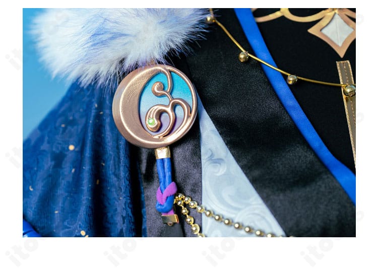 月隠れの宴 肩部分の装飾クローズアップ｜毛玉パーツや縁取りの仕上げ