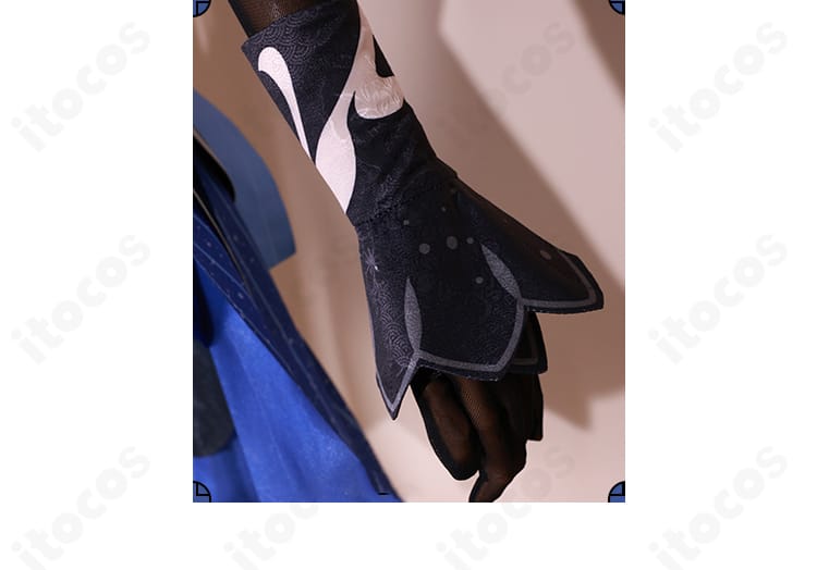 原神 甘雨コスプレ衣装の付属手袋ディテール。手元の質感とカラーリングの統一感を示す