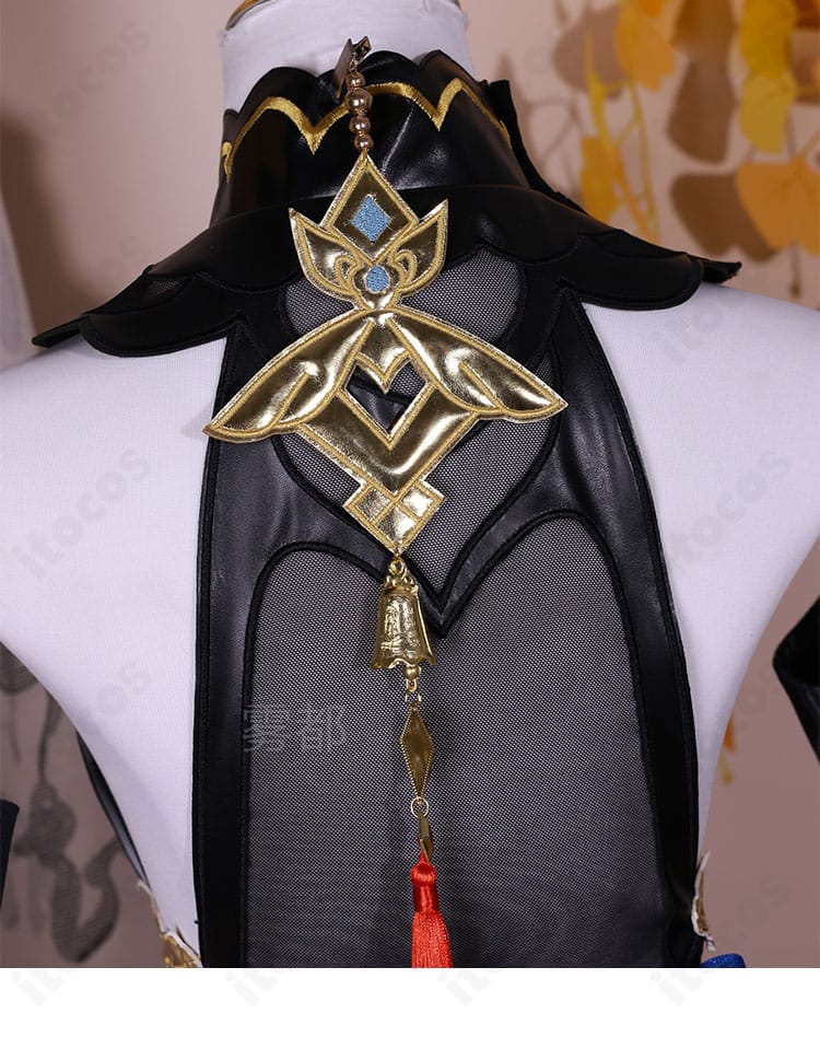 原神 甘雨コスプレ衣装の後首ミニベル装飾。首元のアクセントと金具の質感が分かる