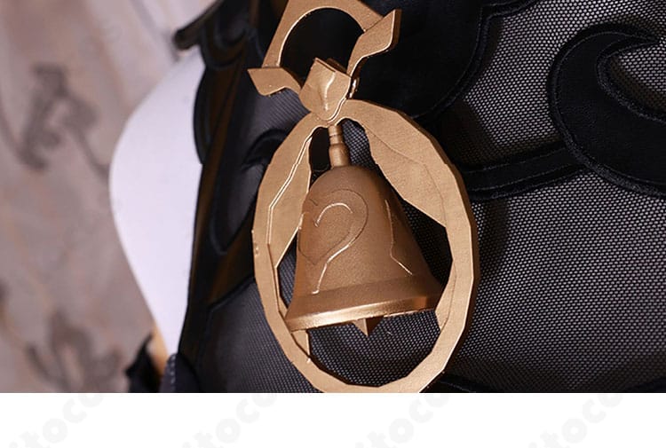 原神 甘雨コスプレ衣装の胸元ベル装飾クローズアップ。質感と取り付け位置のディテール