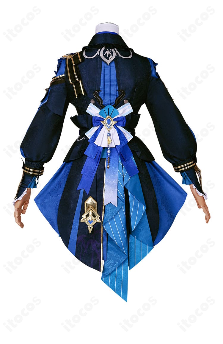 原神 行秋 竹身雨化Ver. コスプレ衣装の背面写真。背飾りやコートのラインなどデザイン全景を掲載。