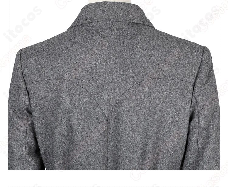 背面デザインが分かるワンダーウーマン1984 ダイアナ・プリンス コート衣装