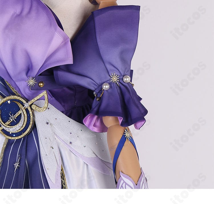 ロビン衣装の肩と袖の装飾アップ。立体パーツと縁取りでステージ映えする質感を表現。