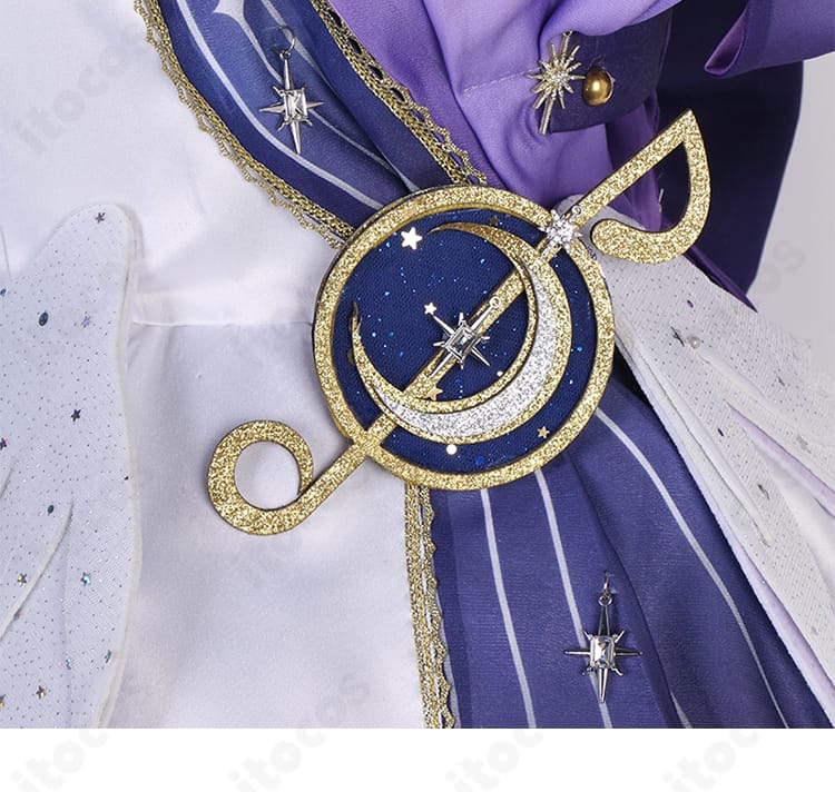 ロビン衣装の腰部に配した音符モチーフ装飾の近接写真。象徴的デザインが魅力を引き立てます。