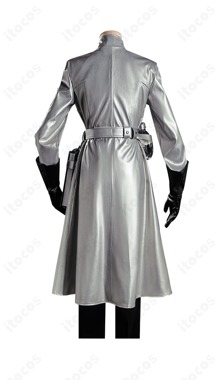 骨董商（戚十一）菌糸研究コスプレの背面デザインとベルトの取り回しディテール