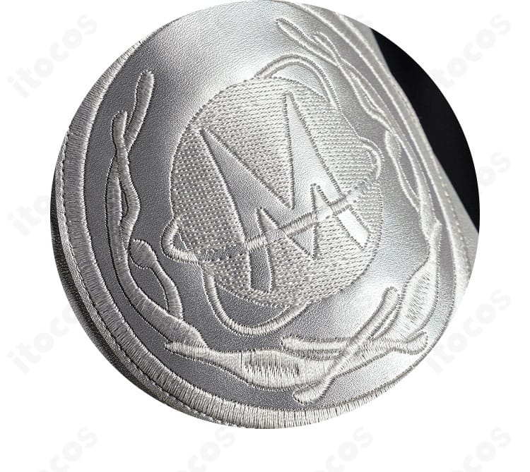 骨董商（戚十一）菌糸研究コスプレ 肩部アイコン装飾の意匠と質感ディテール