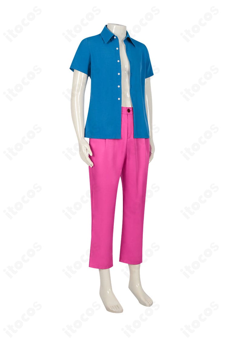 ゾン100 竜崎憲一朗 通常衣装コスプレの右側面。縫製ラインと肩〜裾の落ち感、パンツのストレートラインが確認できる画像。