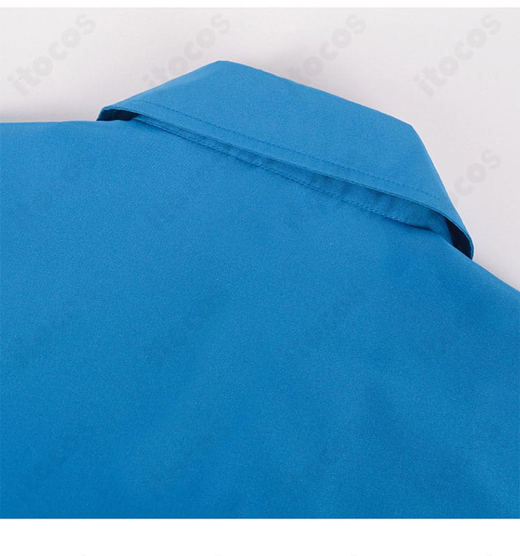 ゾン100 竜崎憲一朗 コスプレ衣装の襟元ディテール。形状保持を意識した設計で、首周りがすっきり見える刺しゅう風意匠のアップ。