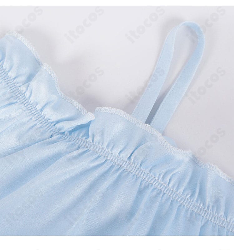 星野アイのビスチェ風トップス肩紐の近接。強度とフィット感のためのステッチワーク。