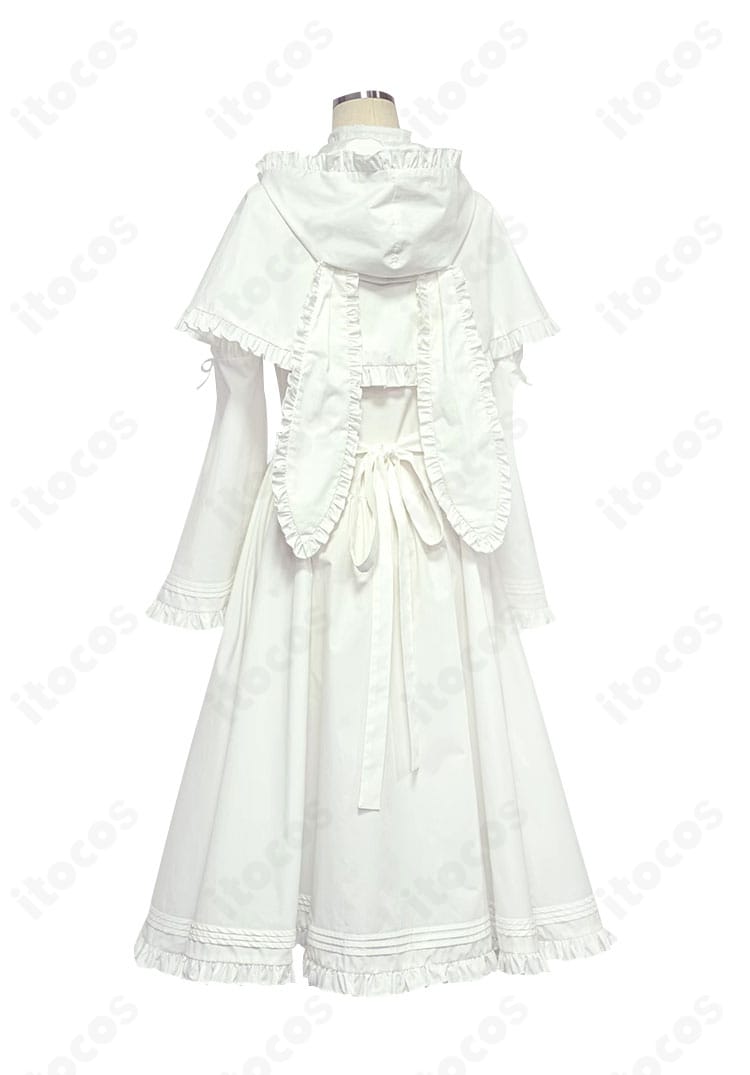 ヨスガノソラ 春日野穹 Ending衣装の背面。マントの落ち感とワンピースのAラインが美しく収まる後ろ姿