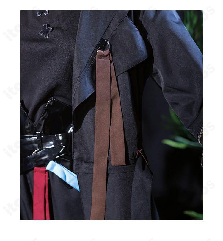 原神 魈コスプレ 外套の襟ディテール。縁取り装飾が映える上質な仕上がり。