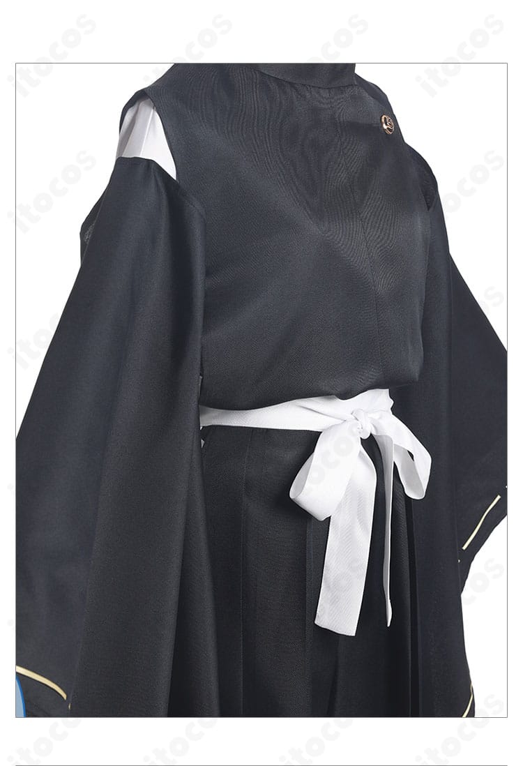 加茂憲紀 コスプレ衣装 正面細部。襟周りと刺繍の精緻さ、ボタン位置のバランスをクローズアップ