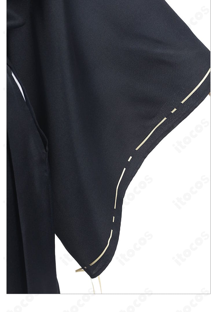 コスプレ衣装の袖ディテール。袖口の縫製とステッチワーク、質感が分かる接写