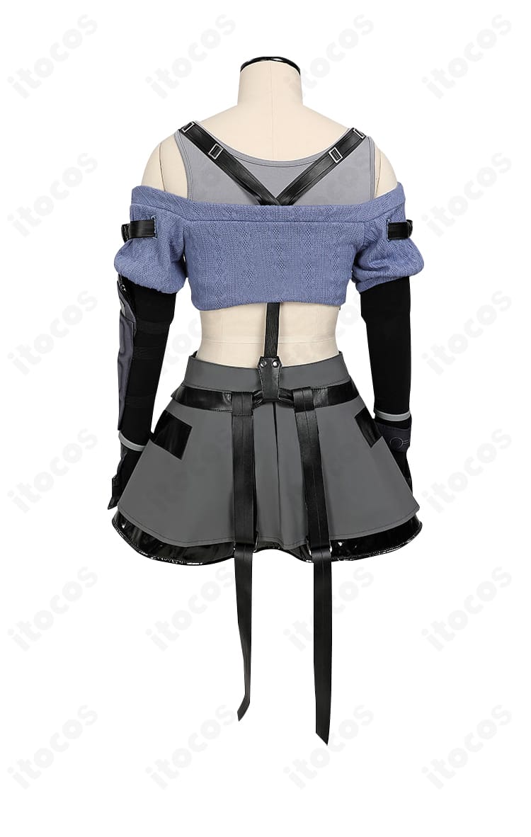 ティファ・ロックハート メタルフット衣装の背面全身。サスペンダー位置とスカートの落ち感を撮影。