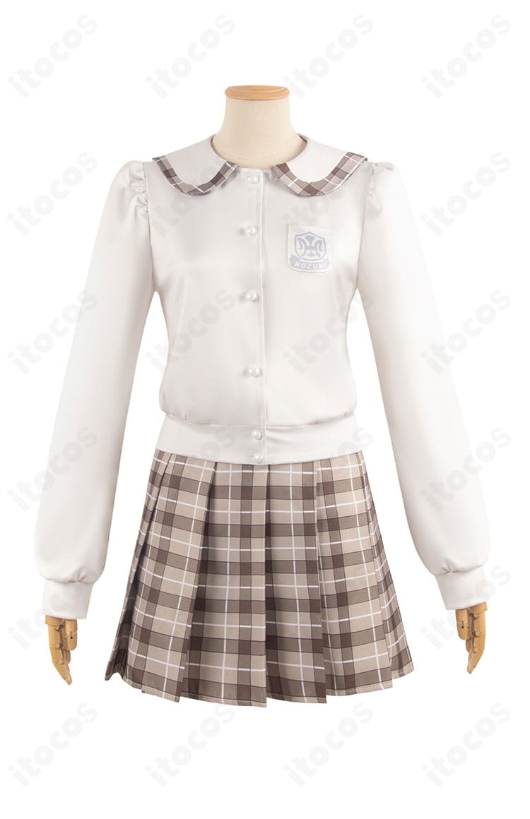 ヨスガノソラ 春日野穹 学園制服コスプレの正面全身。襟と袖のディテールを忠実に再現した清楚な制服シルエット。