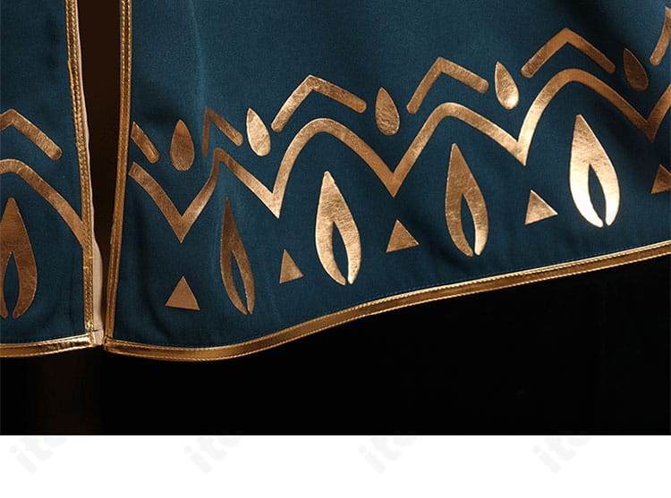 テメノス・ミストラル衣装の裾装飾ディテール。縁取りと模様の再現度、ステッチワークを強調した接写。