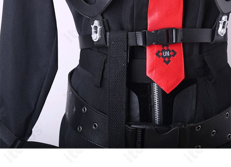 腹部装飾の近接ショット。幾何学的な意匠と艶感のある仕上げでキャラクター性を強調。