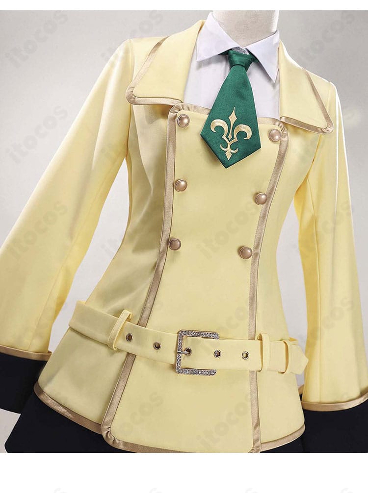 上衣前面ディテール。襟元の配色と刺繍風飾り、フロントの縫製を近接で確認。