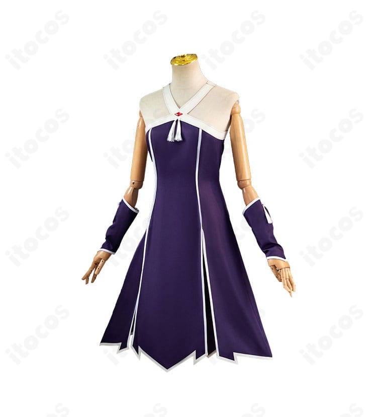 ラオフェン コスプレ衣装の側面。袖やアームカバーのラインとシルエットのバランスが分かる角度