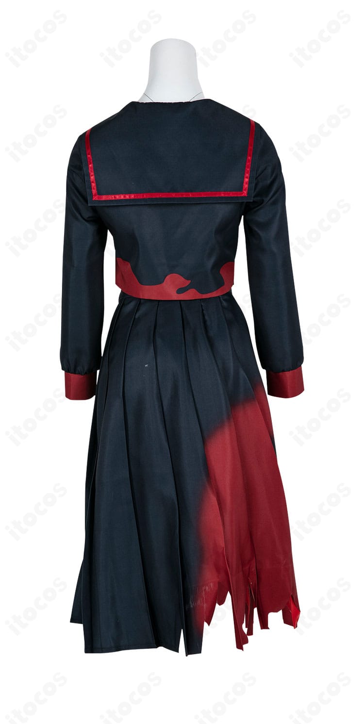 ブルーアーカイブ 剣先ツルギ 制服コスプレ衣装の背面。背中から裾までのバランスと再現度を示すカット。