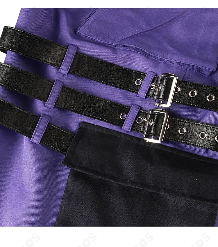 リク コスプレ衣装のパンツ装飾ディテール。サイドの切り替え・ステッチ・付属パーツの質感をクローズアップ。