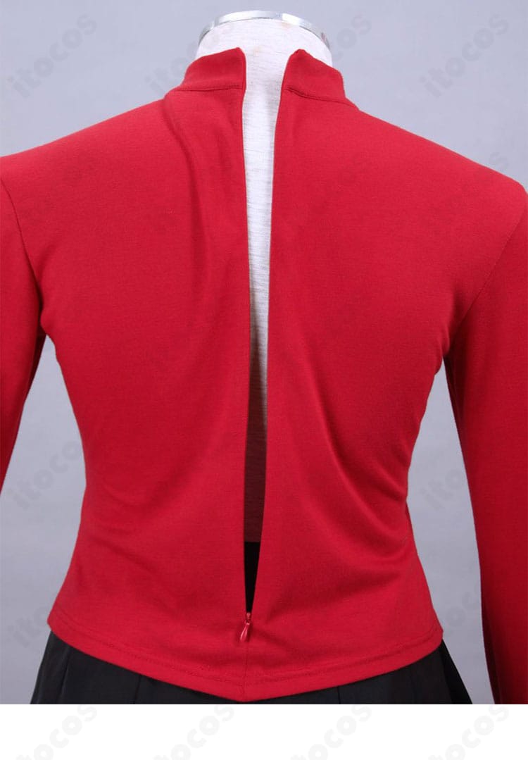 Fate/stay night 遠坂凛 通常衣装コスプレの背面開閉部アップ。着脱しやすい構造と美しい縫製を強調。