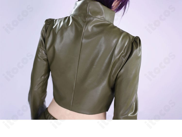 クローム髑髏コスチュームの背面図。後ろ姿のラインとベルト位置も美しく再現。