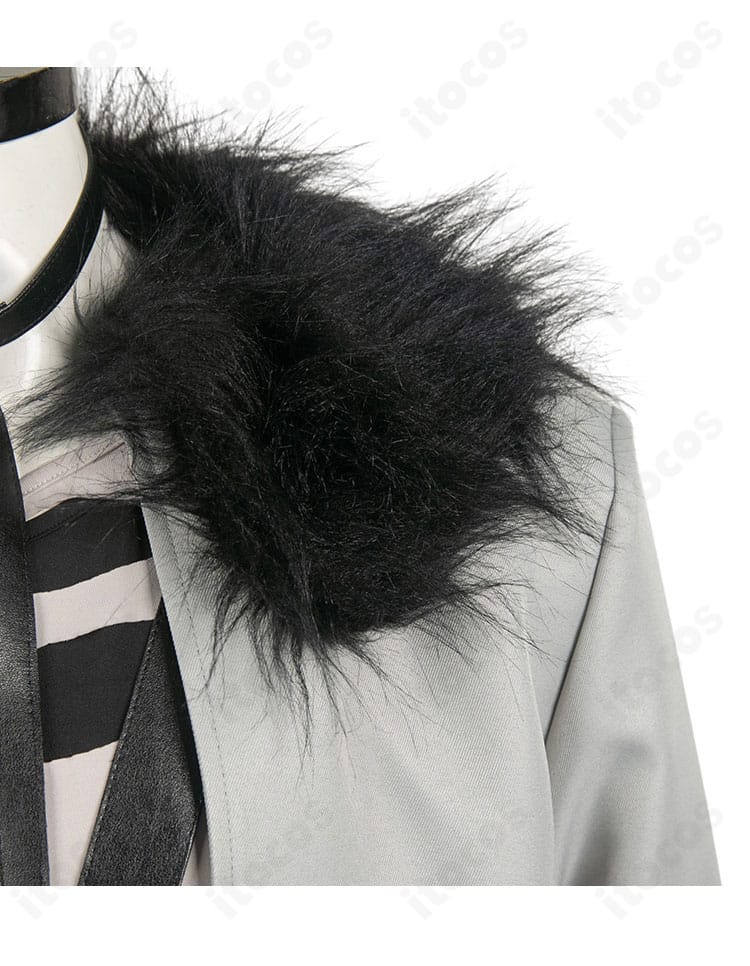 ヴィアベル衣装の襟元毛糸装飾のクローズアップ。質感と立体感が伝わるディテール。