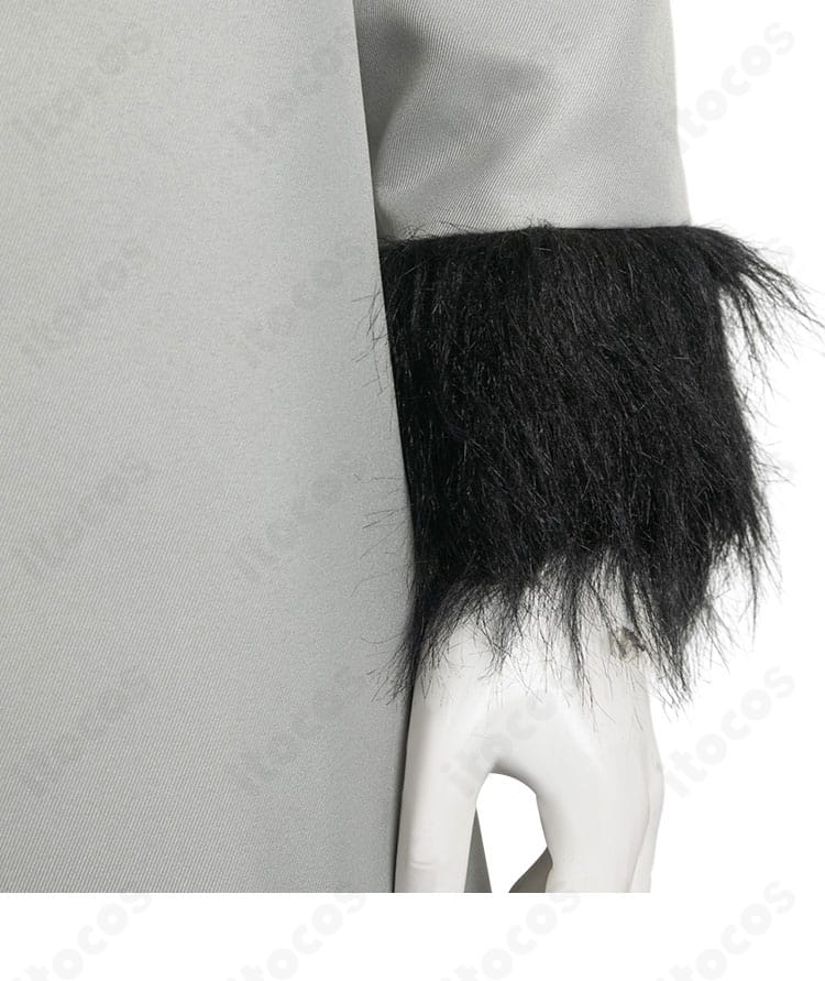 ヴィアベル衣装の袖口装飾詳細。模様と縁取りの精緻な仕上げが見える。