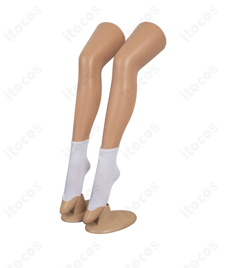 風間 準 コスプレ衣装の靴下ディテール。配色と模様が全体コーデに調和するデザイン。