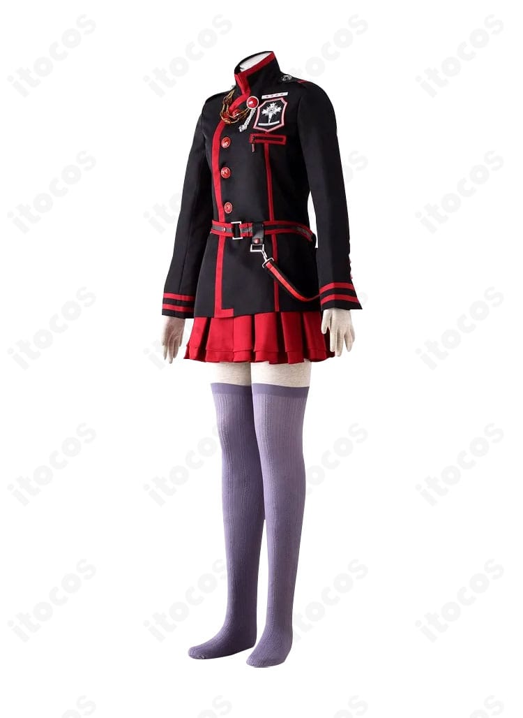 リナリー・リー コスプレ衣装の側面。コートのラインと腰飾り、ポーチの位置関係が見えるアングル。