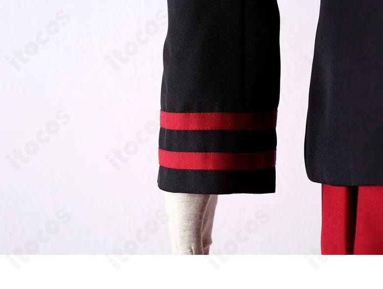 袖に施されたストライプ状装飾の詳細。質感とラインの見え方を強調した画像。