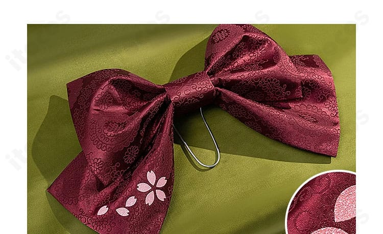 初音ミク コスプレ衣装の背面蝶結びリボン。ガーリーで可愛らしいポイントを大きく提示。