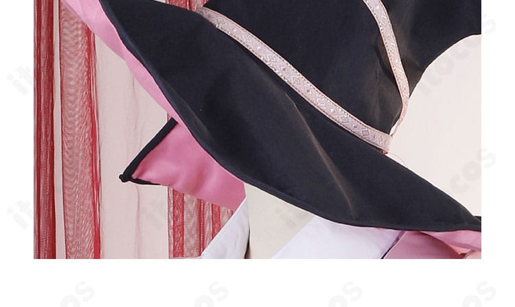 イレイナの魔女帽子アクセサリー。広いつばとクラウンの形状、装飾の仕上げを示すアップショット。