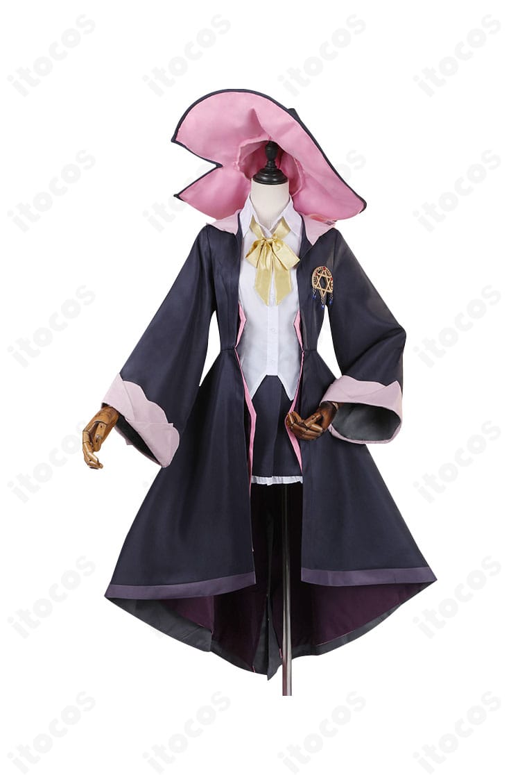 魔女の旅々 イレイナ「灰の魔女」コスプレ衣装の正面全身。大きな帽子とロングコート、胸飾り・スカーフまで高再現で整ったシルエット。