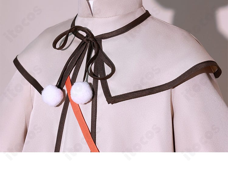 アーニャ・フォージャー冬服の上襟ディテール。精細な刺繍と装飾パーツを丁寧に再現した近接カット