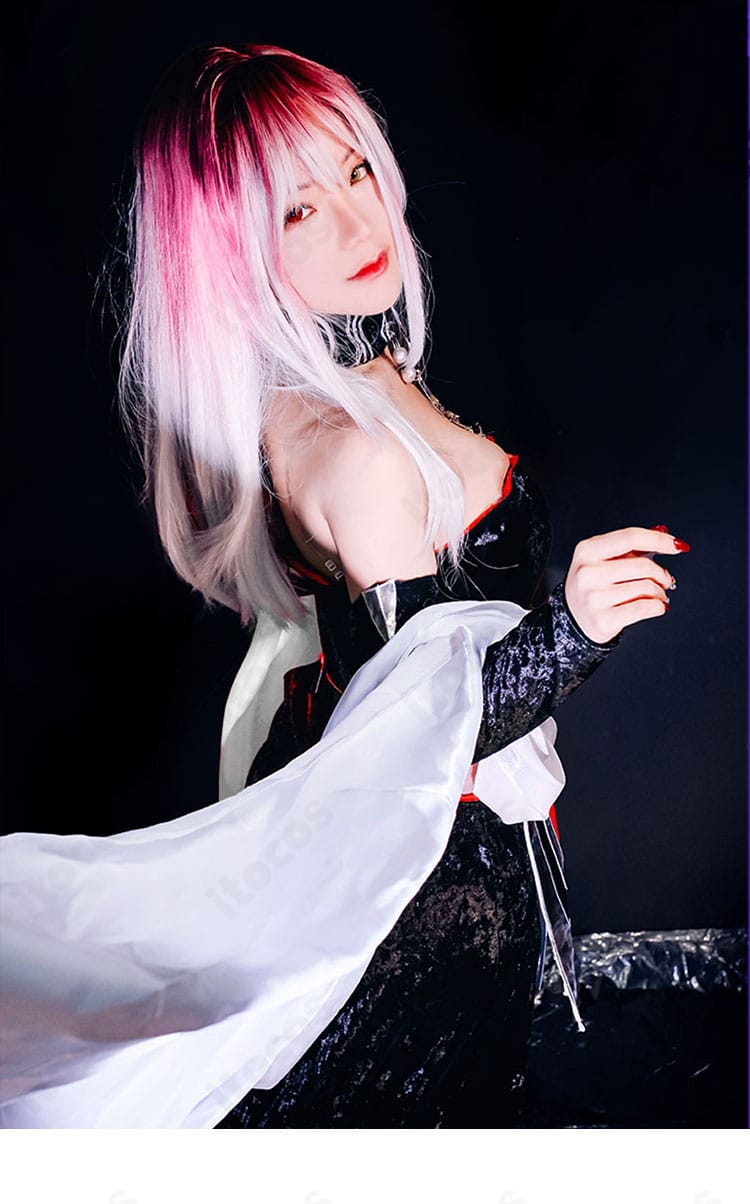 シャローム 昼の如き夜光 コスプレ衣装の背面着用クローズアップ。バックベルトとドレスの落ち感。