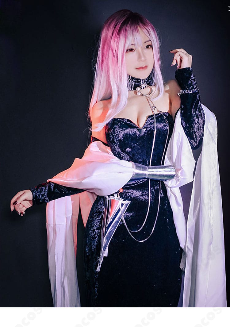 シャローム 昼の如き夜光 コスプレ衣装の左側着用クローズアップ。アームカバーとベルトのフィット感。