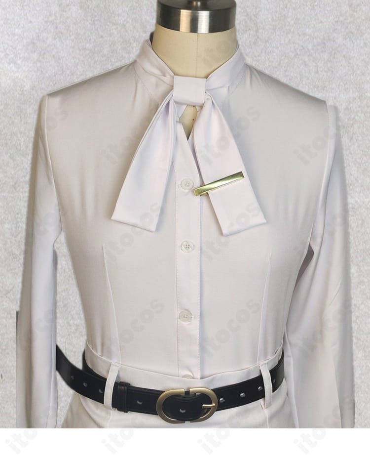 コーンブルメ コスプレ用インナーシャツ前面の装飾。シンプルな意匠で全体のバランスを整えるデザイン。