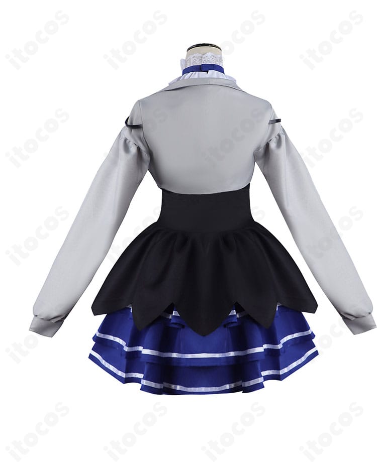 ドキバードのコスプレ衣装 背面。コートのラインとフィット感が伝わる後ろ姿のディテール。