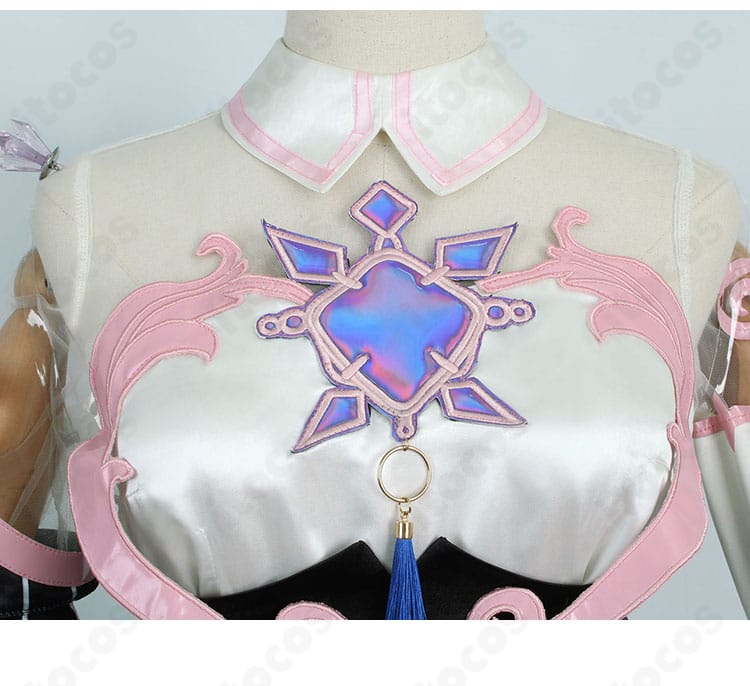 ホロライブ 古石ビジュー 衣装 胸元装飾アップ。刺繍と立体パーツの細密ディテール