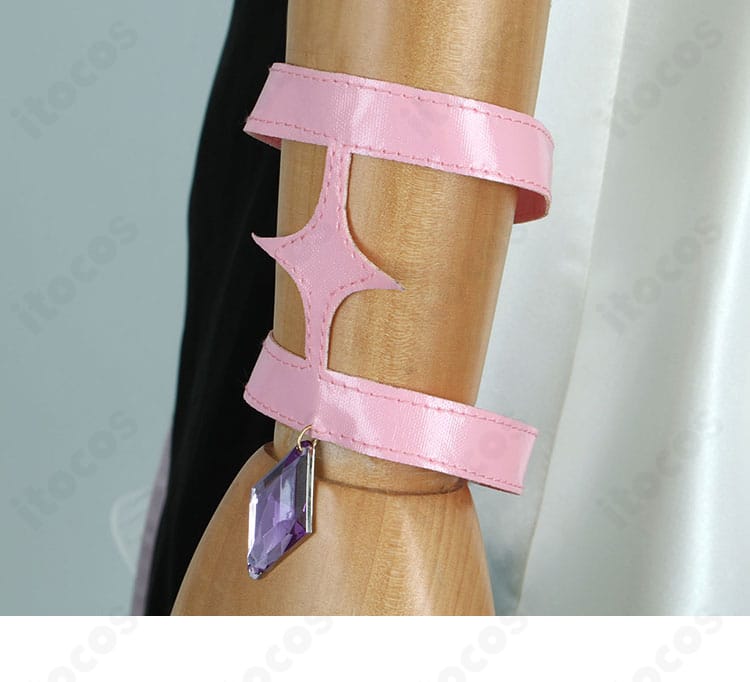 ホロライブ 古石ビジュー 衣装 腕飾りのアップ。動きに合わせて映えるデザイン