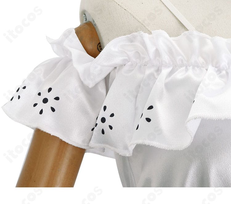 袖肩部分の構造ディテール。ライン取りと仕立ての良さがわかる近接。